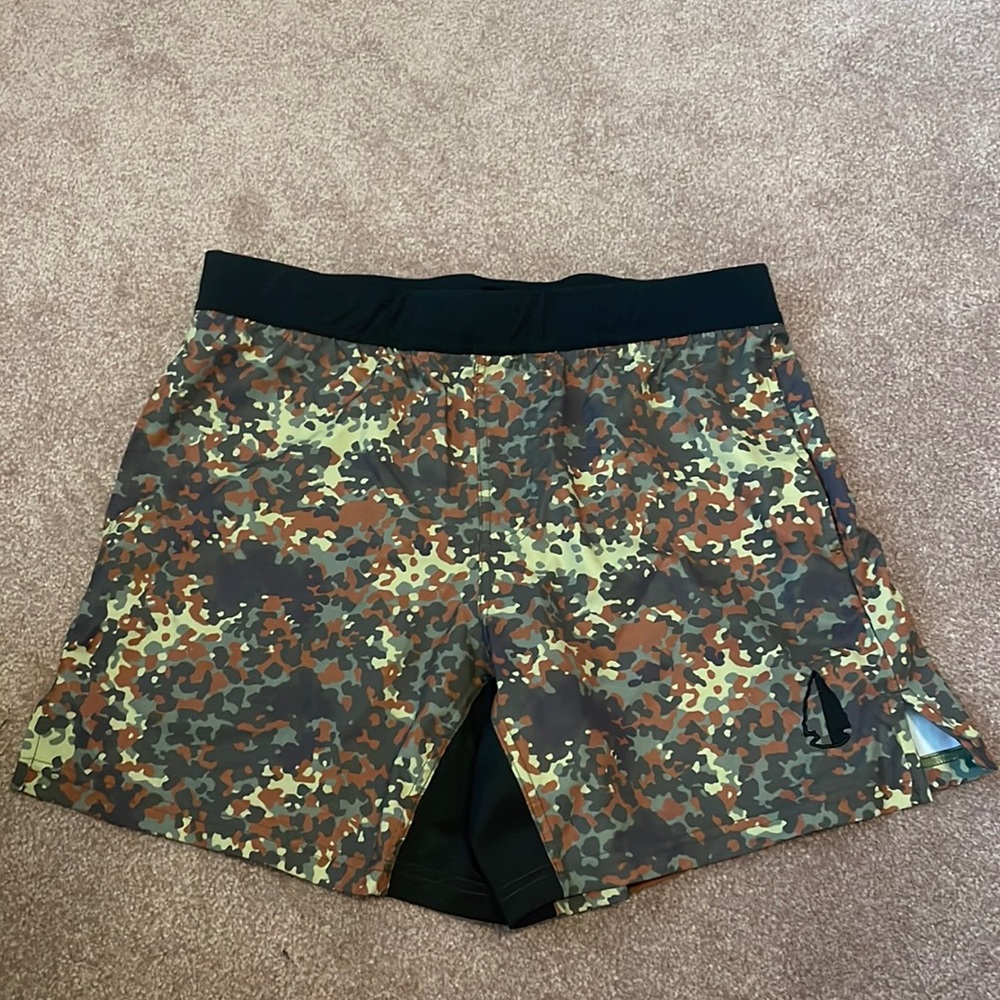 Tachuntfish short